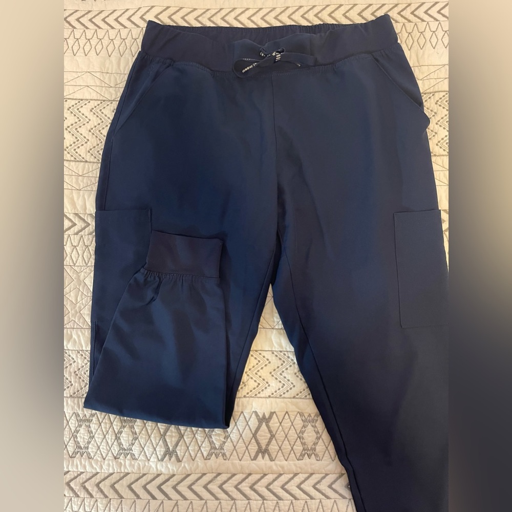 Med Couture Insight Women's 6-Pocket Cargo Jogger Scrub Pants - Navy